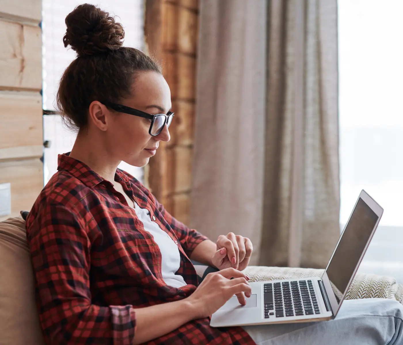 A woman using a laptop